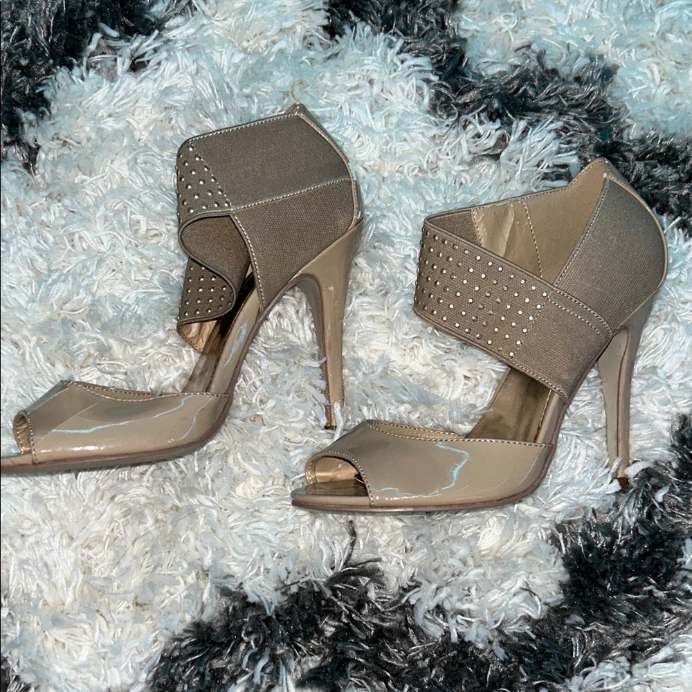 never worn. Madden Girl studded Beige Peep-Toe Heels